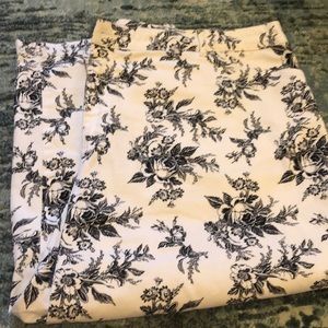 Croft and borrow floral capris